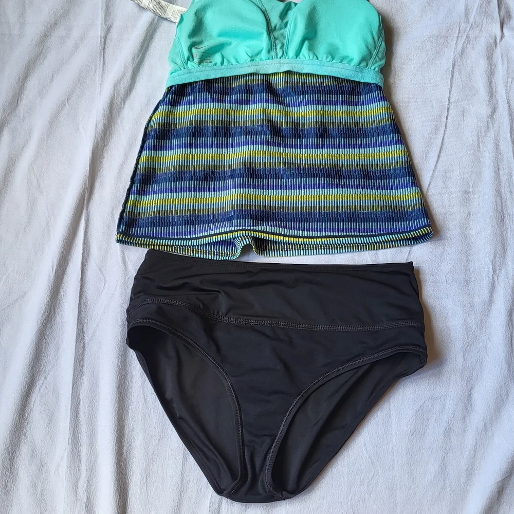 Nike color top
